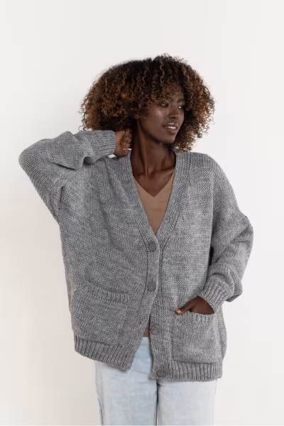 Sweter Damski Model A756 Grey - awama — zdjęcie 2