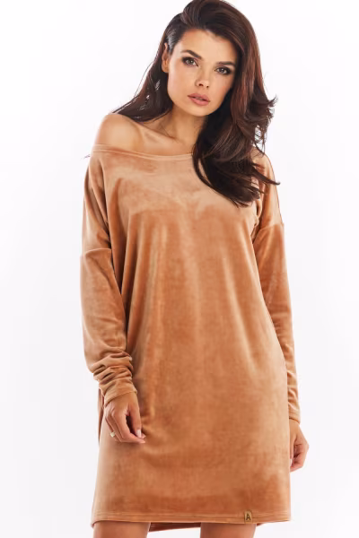 Sukienka Model A370 Beige Welur - awama — zdjęcie 1
