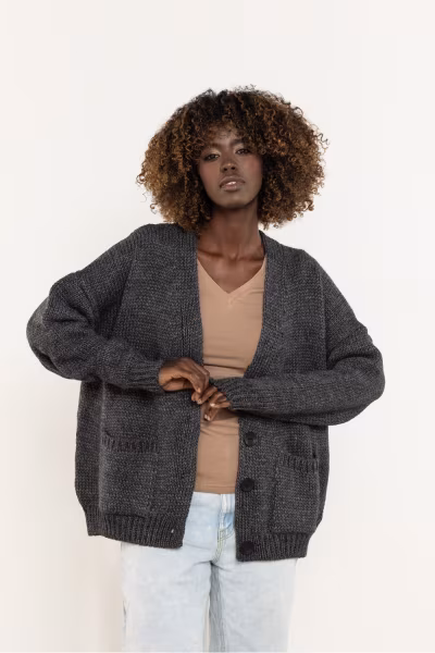 Sweter Damski Model A756 Grafit - awama — zdjęcie 2