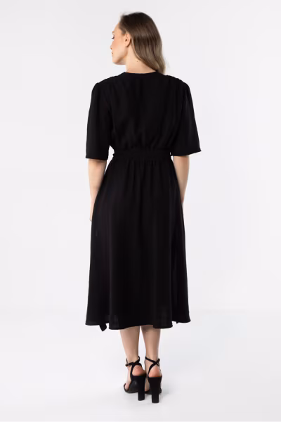 Sukienka Model A761 Black - awama — zdjęcie 3