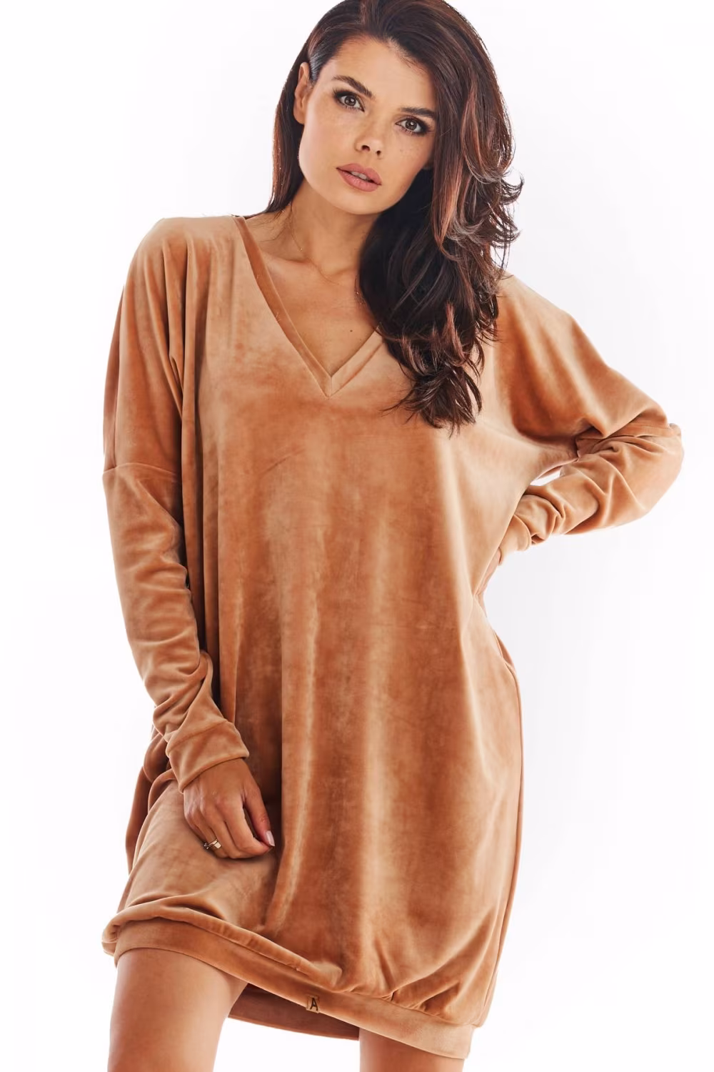 Sukienka Model A378 Beige Welur - awama