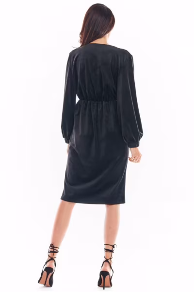 Sukienka Model A406 Welur Black - awama — zdjęcie 3