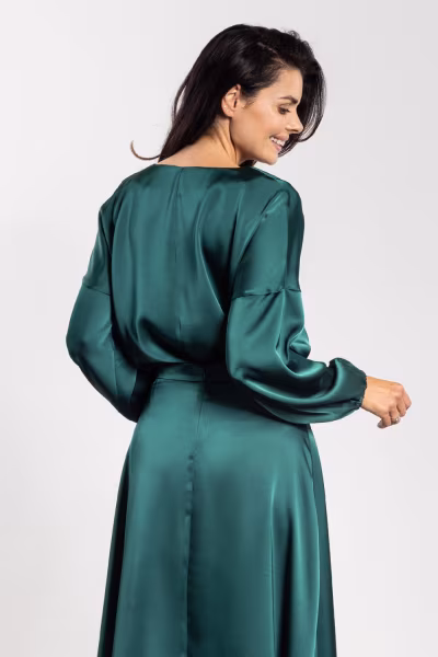 Bluzka Model A740 Bottle Green - awama — zdjęcie 3