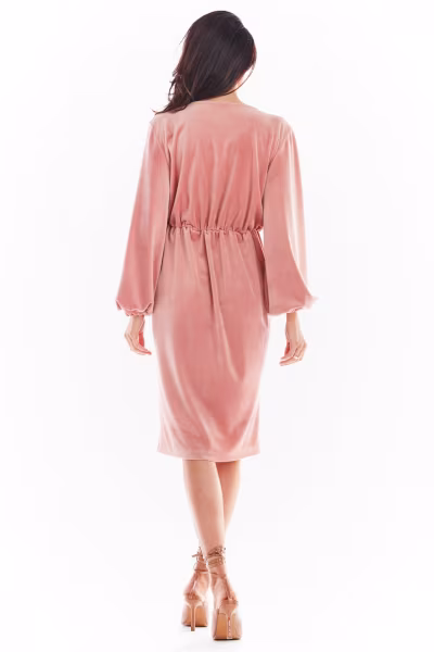 Sukienka Model A406 Welur Pink - awama — zdjęcie 3