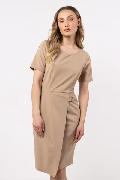 Sukienka Model A710 Beige - awama — zdjęcie 1