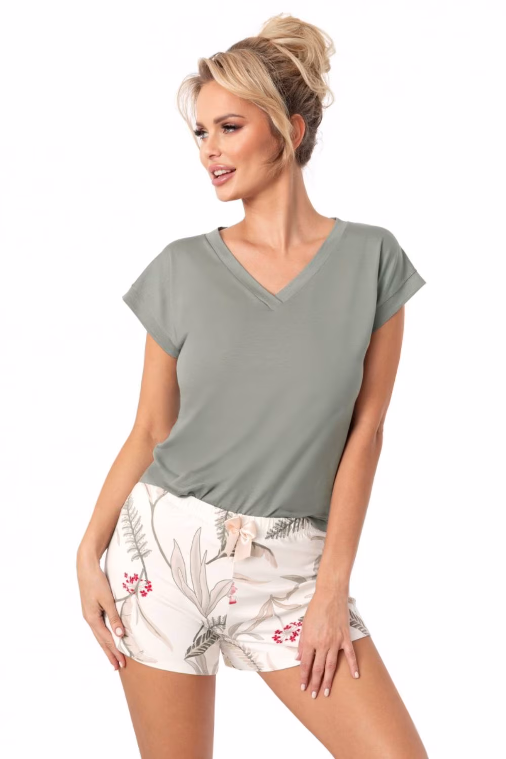 Piżama Damska Model Michelle Short Oliwka - Donna